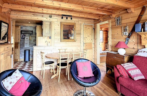 Le Corbier Apartment | 3-room ski-in/ski-out apartment with free WIFI