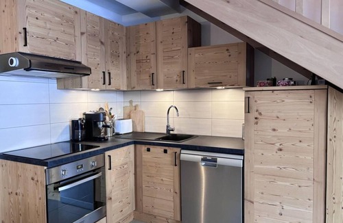 Pralognan-la-Vanoise Apartment | 300m from resort center, 2nd floor, tv, 91m², Pralognan-la-Vanoise