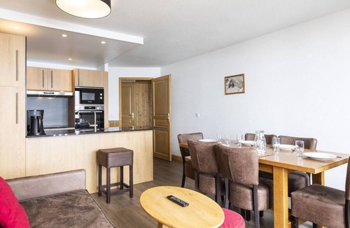 Val-Thorens Apartment | 300m from resort center, fitness, swimming pool, sauna, jacuzzi, hammam, balcony, tv, ski locker