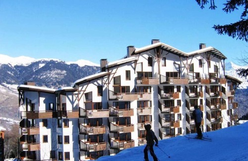 La Perriere Apartment | 300m from resort center, Ground floor, view mountain, balcony, tv, ski locker, 37m², La Tania