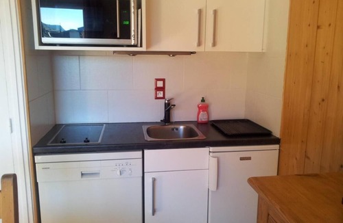 Les Gets Apartment | 300m from resort center, 2nd floor, balcony, parking, tv, ski locker, 23m², Les Gets