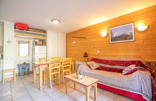 Aussois Apartment | 300m from resort center, Ground floor, view limited, parking, tv, 36m², Aussois