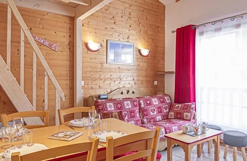 Aussois Apartment | 300m from resort center, 4th floor, balcony, parking, tv, 36m², Aussois