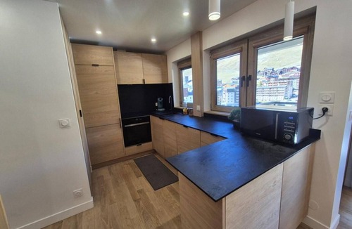 Le Lavachet Apartment | 300m from resort center, 1st floor, balcony, tv, ski locker, 42m², Tignes