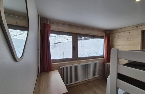 Le Lavachet Apartment | 300m from resort center, 1st floor, balcony, tv, ski locker, 42m², Tignes