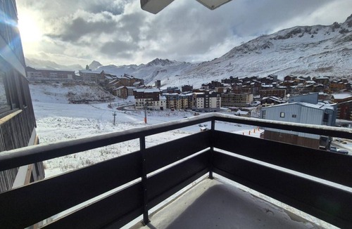 Le Lavachet Apartment | 300m from resort center, 1st floor, balcony, tv, ski locker, 42m², Tignes