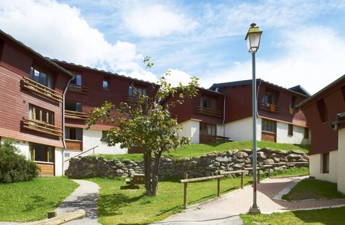 Lanslevillard Apartment | 300m from shops, sauna, hammam, parking, tv, ski locker, 35m², Val Cenis