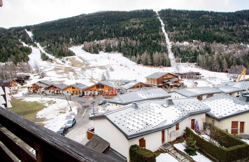 Villarodin-Bourget Apartment | 30m from resort center, 4th floor, balcony, parking, tv, ski locker, 32m², La Norma