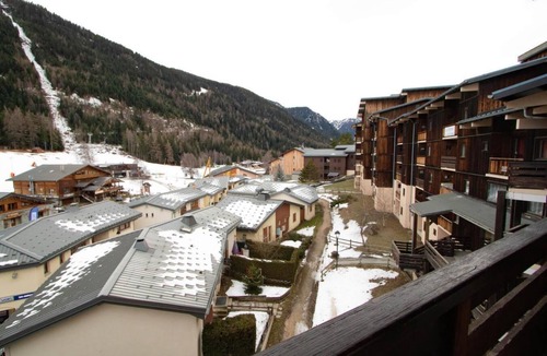 Villarodin-Bourget Apartment | 30m from resort center, 4th floor, balcony, parking, tv, ski locker, 35m², La Norma