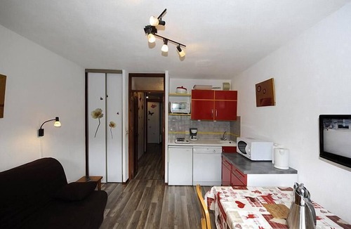 Les Menuires Apartment | 3rd floor, tv, ski locker, 27m², Les Menuires