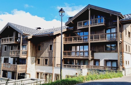 Montalbert Apartment | 3rd floor, view mountain, balcony, parking, tv, ski locker, 123m², Montalbert