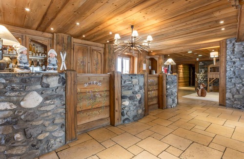 Saint-Martin-de-Belleville Apartment | 4-Bedroom Duplex with Pool, Spa, Ski-in/Ski-out