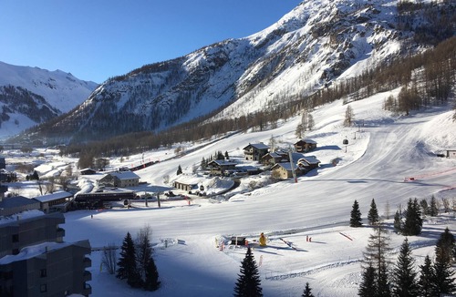 Val-d'Isere Apartment | 4 bedroom ski-in apartment with stunning views up valley