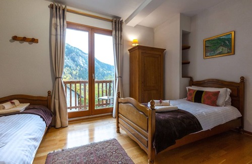 Vaujany Ski Chalet | 4 En-suites - Beautifully stylish, natural light