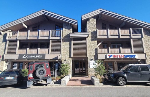 Courchevel Apartment | 4-room apartment near slopes with parking and wifi