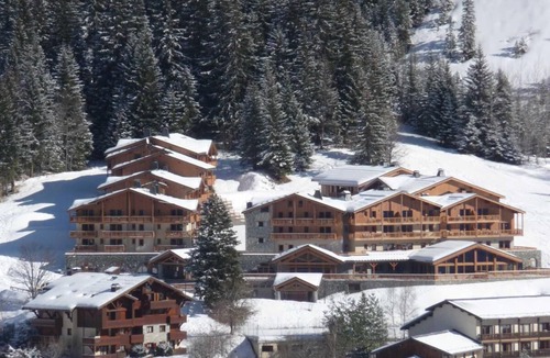 Pralognan-la-Vanoise Apartment | 4th floor, swimming pool, sauna, hammam, balcony, parking, tv, ski locker, 32m²