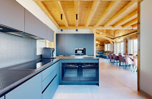 Le Corbier Ski Chalet | 5* Chalet with Spa and Jacuzzi · 15 guests · ski-in/ski-out · private parking