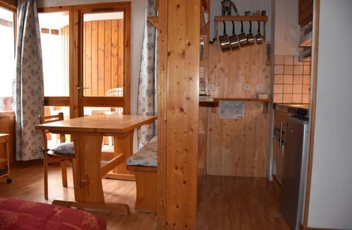Pralognan-la-Vanoise Apartment | 50m from resort center, 4th floor, balcony, tv, ski locker, 28m², Pralognan-la-Vanoise