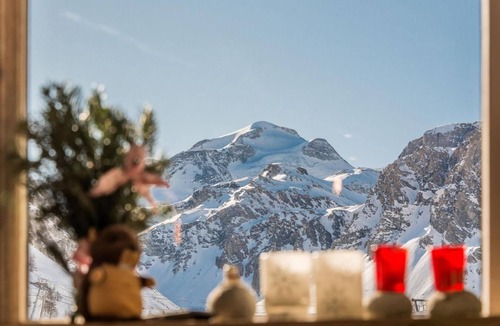 Le Lavachet Apartment | 50m from resort center, 2nd floor, balcony, fireplace or stove, tv, ski locker, 55m², Tignes