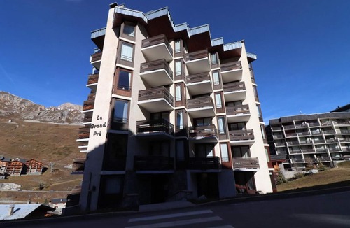 Le Lavachet Apartment | 50m from shops, 4th floor, view mountain, balcony, tv, ski locker, 24m², Tignes