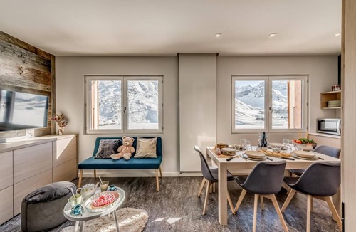 Tignes le Lac Apartment | 50m from shops, 5th floor, view lake, tv, ski locker, 35m², Tignes