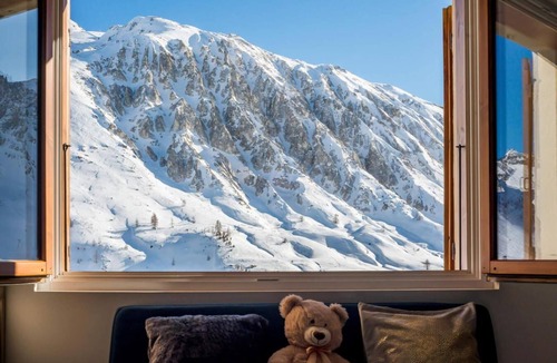 Tignes le Lac Apartment | 50m from shops, 5th floor, view lake, tv, ski locker, 35m², Tignes