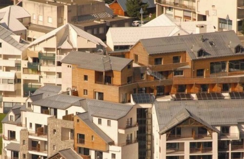 Eaux-Bonnes Apartment | 80m from resort center, 5th floor, swimming pool, balcony, tv, ski locker, 75m², Gourette