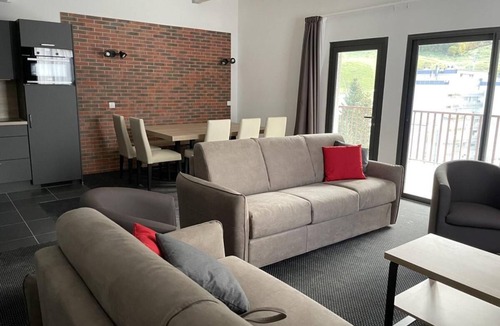 Eaux-Bonnes Apartment | 80m from resort center, 4th floor, swimming pool, tv, ski locker, 87m², Gourette