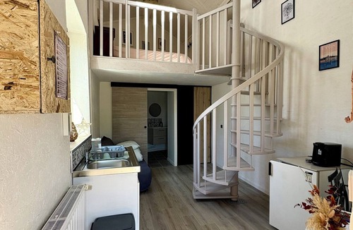 Saint-Etienne-des-Oullieres House | A cozy little cottage in a quiet setting in the heart of the vineyards