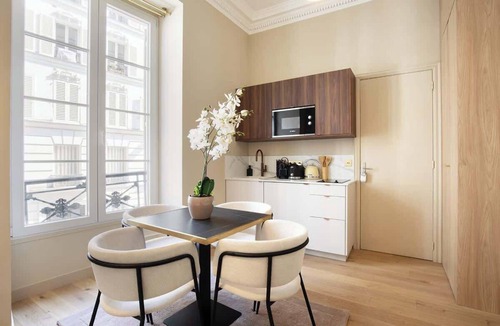 9th Arrondissement Apartment | A Lively 1-BR with Services in Opera - St Georges