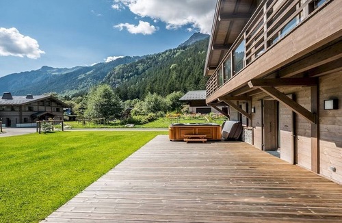 Les Tines Ski Chalet | A LUXURIOUS CHAMONIX CHALET WITH AN EASY ACCESS TO SKI AND TRANSPORT