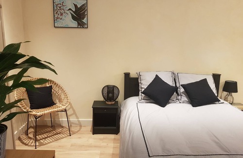 Charnecles Bed & Breakfast | A warm welcome, organic and local produce in a natural, green setting.
