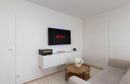 Courcouronnes Apartment | Adam Suites