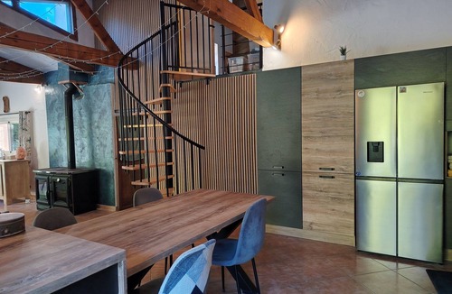 Orange House | Air-conditioned house in a 19th-century country estate with a private pool