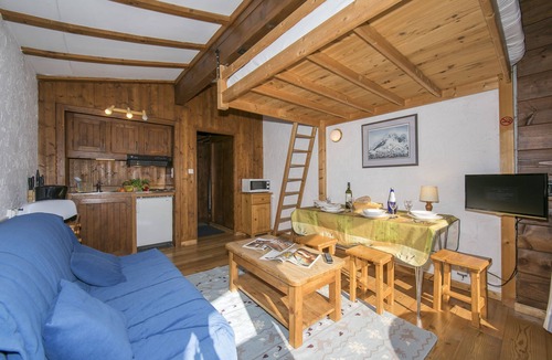 Chamonix-Mont-Blanc Apartment | Améthystes D12 Ski In/Ski Out w/Shared Pool in Argentière-Chamonix, Argentière (Chamonix), France