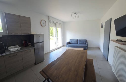 Clairvaux-les-Lacs Apartment | Apartment 10 minutes walk from the beach first floor with terrace