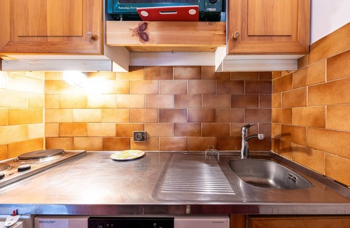 Meribel Apartment | Apartment 26 – 9 Guests with Mountain View and Balcony