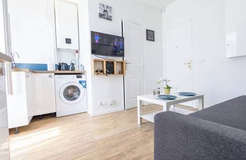 Orly Apartment | Apartment 450 m from RER C station and 3 km from the airport