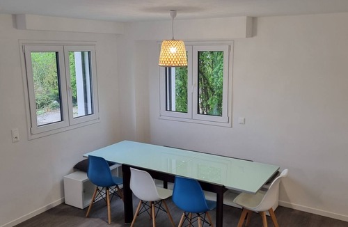 Aix-les-Bains Apartment | Apartment-Comfort-Ensuite with Shower-Appartement T5 Bât. A