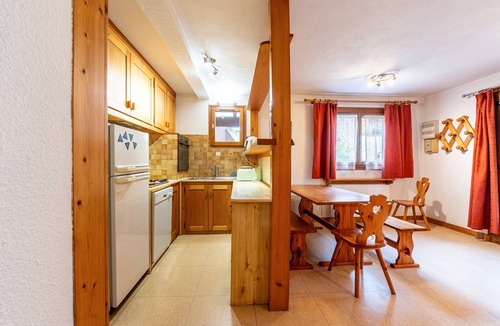 Pralognan-la-Vanoise Apartment | Apartment 'La Bévéria 5' with Private Terrace and Shared Garden