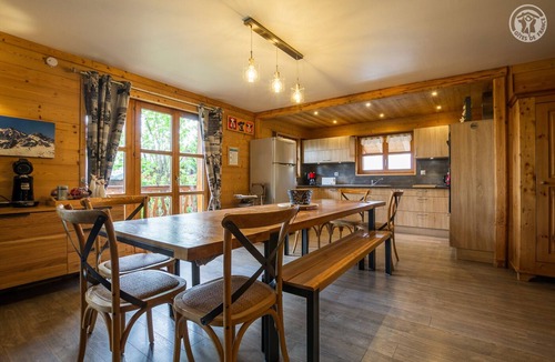 Les Saisies Apartment | Apartment in a chalet in Les Saisies -100m from the slopes - Heart of the resort - 13 people