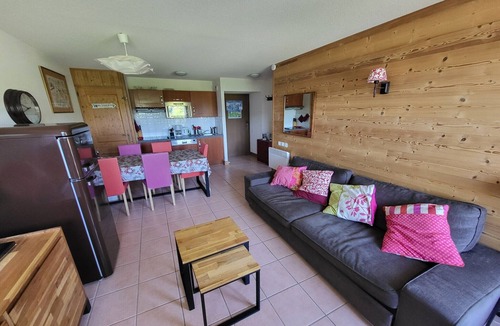 Les Esserts Apartment | Apartment in Morillon with mountain views
