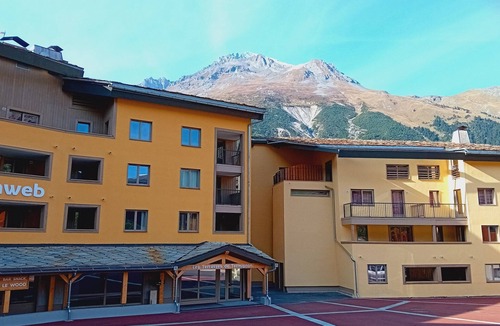 Termignon Apartment | Apartment in Northern Alps with balcony