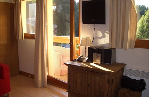 Les Esserts Apartment | Apartment 'Le Jardin Alpin' with Mountain View, Private Terrace and Balcony