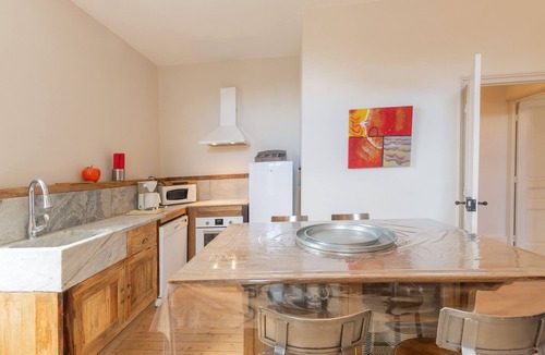 Saint-Germain Apartment | Apartment 'Le Maronnier' with Shared Pool, Wi-Fi and Air Conditioning
