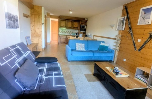 Les Esserts Apartment | Apartment 'Morrillon 1100 Ski-in/Ski-out' with Mountain View, Balcony and Wi-Fi