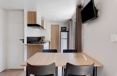 Vaulnaveys-le-Bas RV Rental | Apartment Nest 29 No. 26 with Mountain View, Wi-Fi and Air Conditioning