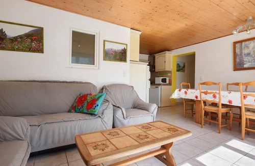 Grust Apartment | Apartment with Panoramic View in a Picturesque Mountain Village