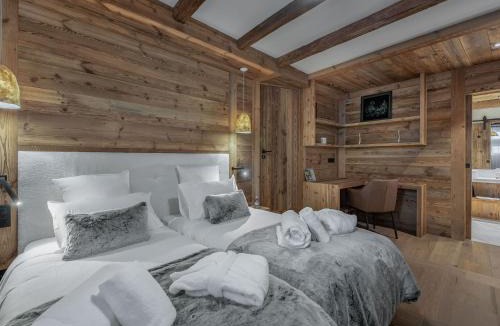 Val-d'Isere Apartment | Appartement élégant avec jacuzzi à Val-d'Isère - 4 chambres en suite, proche piste de Bellevarde - FR-1-567-87