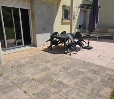 Clairvaux-les-Lacs Apartment | Appartement 10 min à pieds du lac rez-de-chaussée